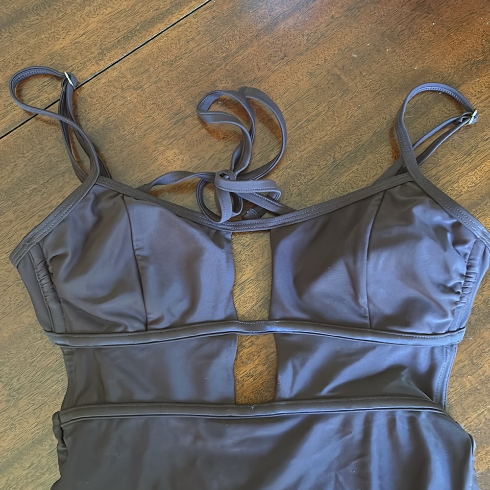 Target cut out Swin Suit - Picture 4 of 5